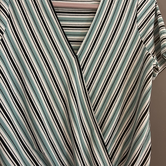 Cotton Bleu Striped Wrap Top - Green White Black Size Large NWOT - Picture 2 of 8